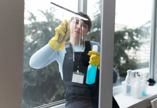 Nettoyage de vitres intérieures et extérieures à Villebourg
